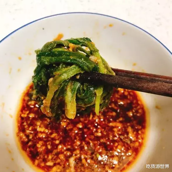 [面条]它是天然的“泻药菜”，一分钱不要，排出黑臭便，肠道通畅，细腰瘦腿