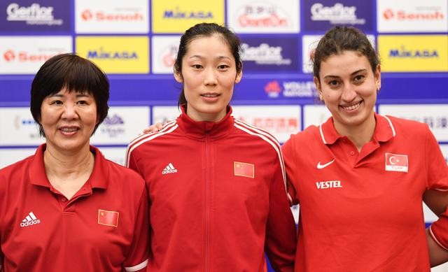 朱婷：朱婷谈择偶，四个指标必须达到，网友：说的不就是李童吗？ ?