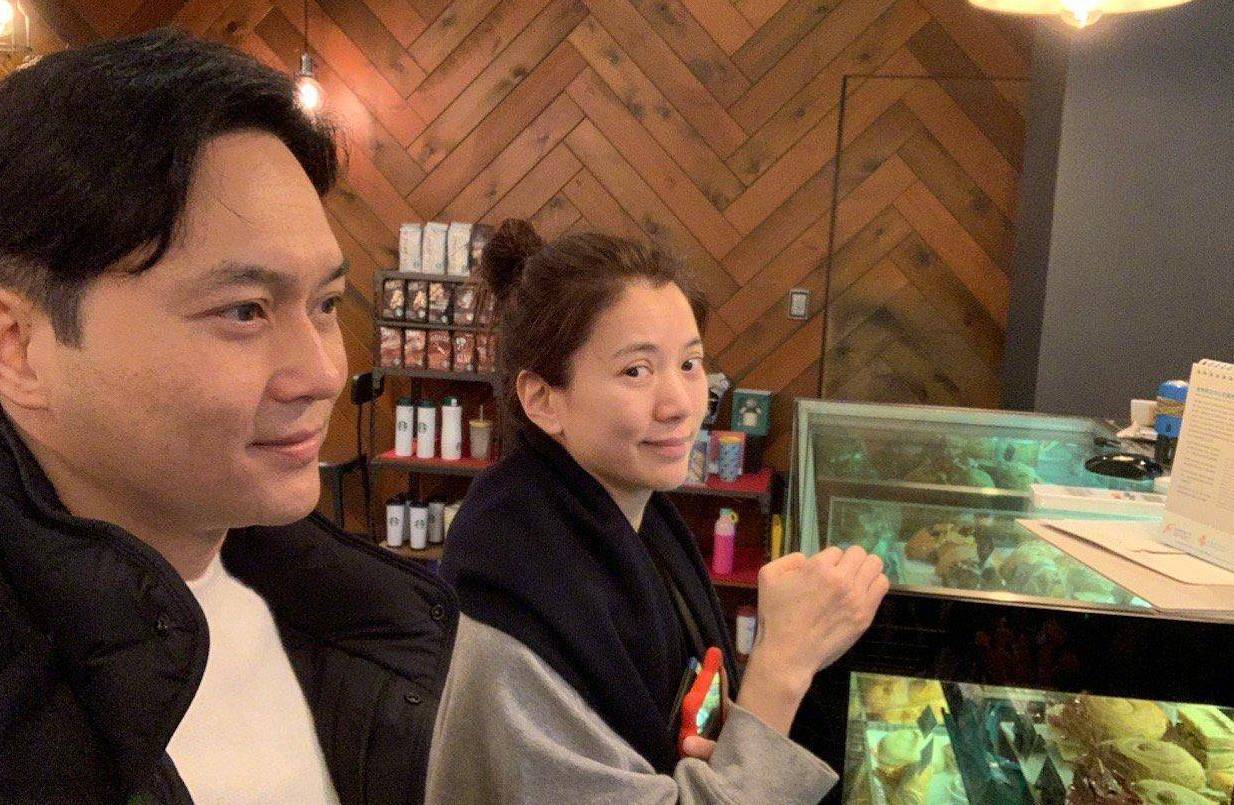 袁咏仪|?羡慕张智霖为袁咏仪买包？金星犀利点评：普通女人看看就行了