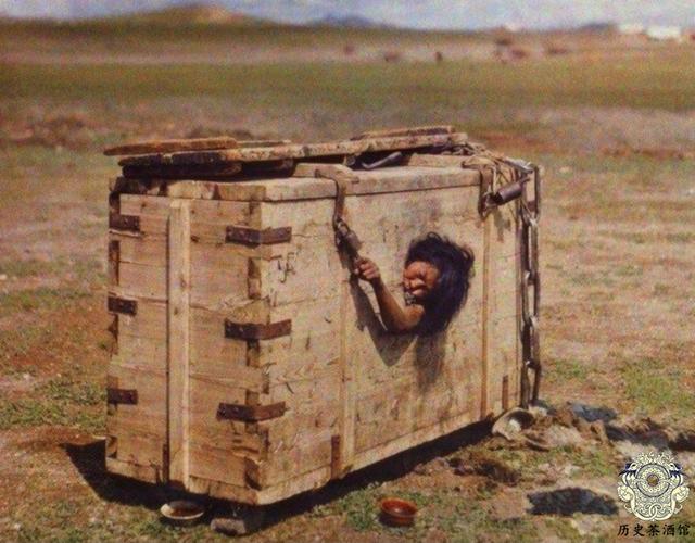 老照片：一组真实的清末刑罚老照片：刑罚种类五花八门，图九女子饱受折磨