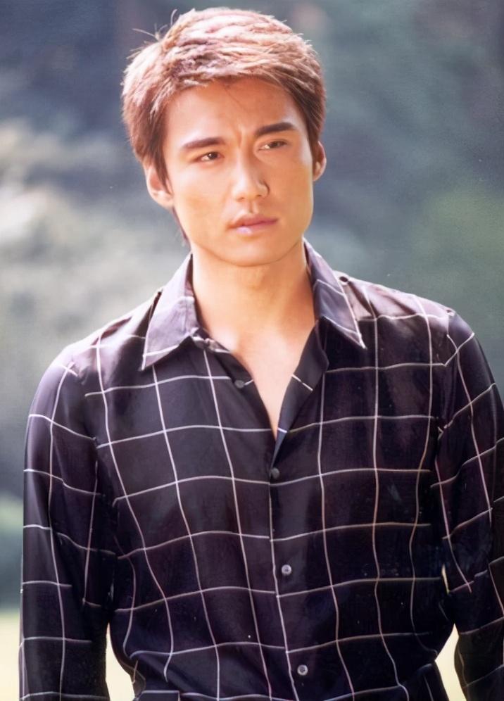 胡兵|被誉为“中国第一男模”，因太帅被英国富婆看中，49岁成这样