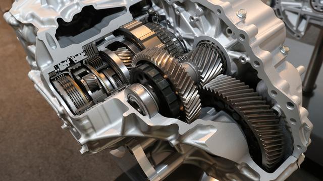 cvt:AT、CVT、双离合到底选哪个?修车工:想要稳定性,就尽量别选它