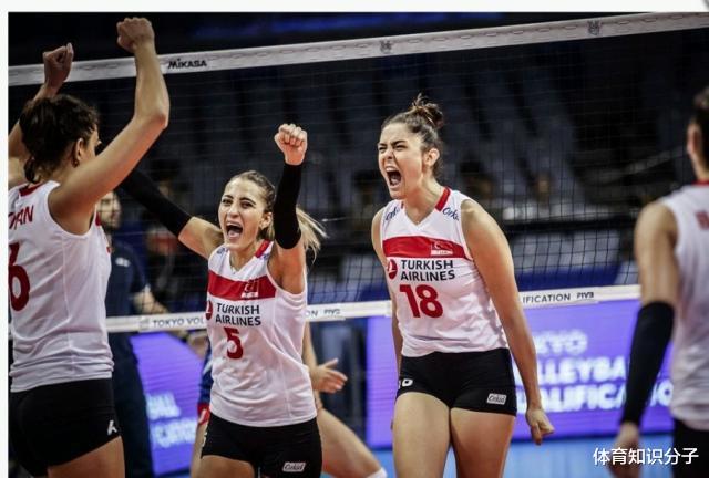 朱婷|朱婷继续称霸悬了!最强对手做重要决定,2闺蜜投敌阻击女排队长