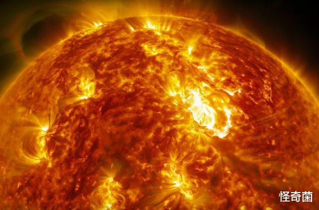 『黑洞』怎么将太阳“熄灭”？方法只有一个，你想到了吗？