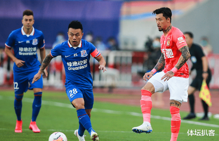 中超|0-2！中超1.7亿豪门轰然倒下，一战打回原形，2大巨星表现低迷！