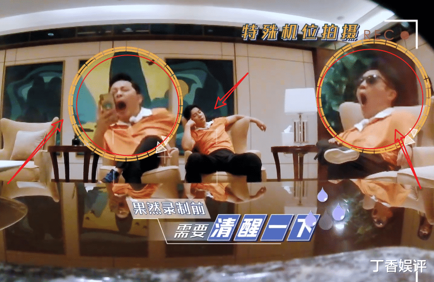 李沁|baby和李沁同坐椅子上，坐姿却不一样，这就是已婚和未婚的区别