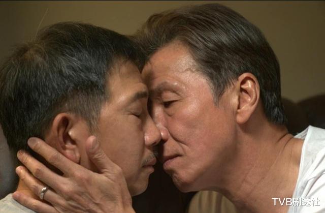 【影帝】恭喜！从影50年首夺影帝，香港资深艺人片中饰演出柜中年男同志