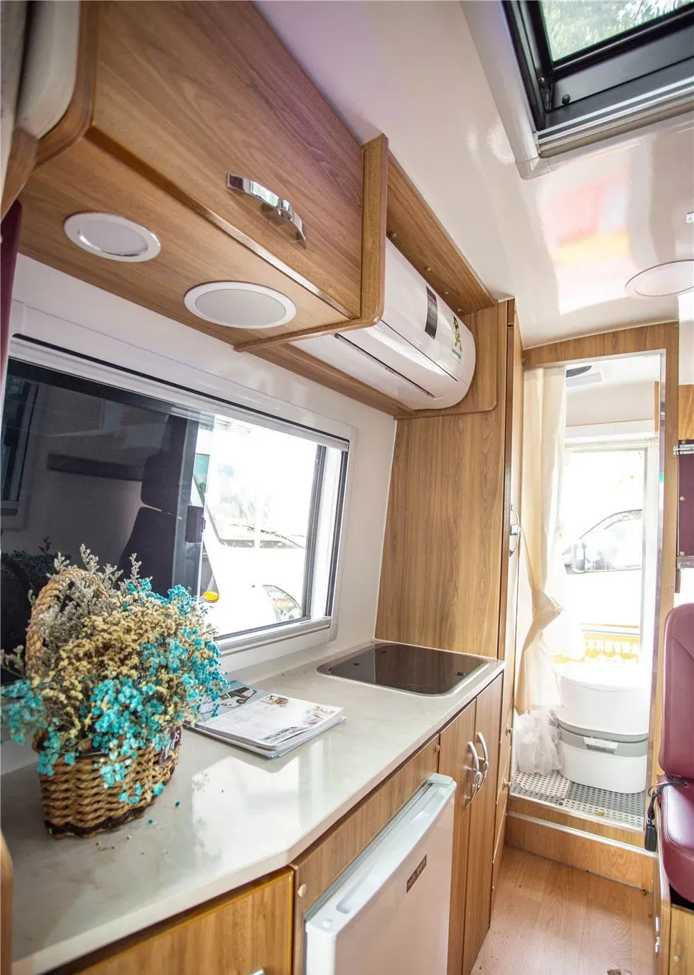 房车|人民要什么！我们造什么！五菱宏光它带着新房车又来了！