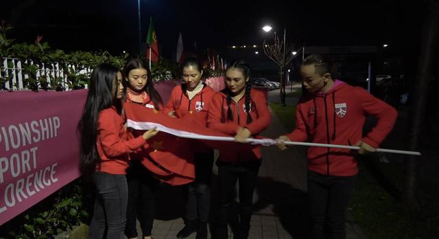 「中国队」主办方拒绝挂中国国旗，中国队坚决退出，外国：没有中国取消比赛