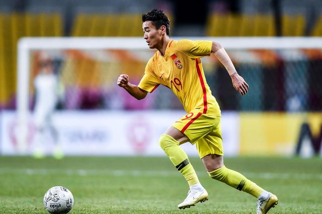 「韦世豪」刚开练又受伤？韦世豪到底怎么了，新赛季状态成疑