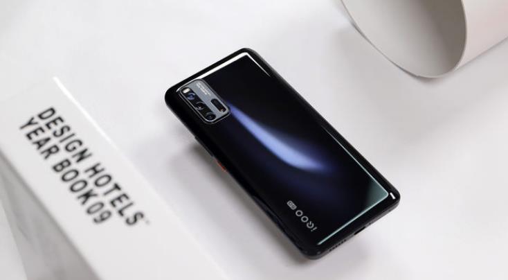 「iqoo3」从3598跌至2798，iQOO3开始降价模式，骁龙865+55W快充