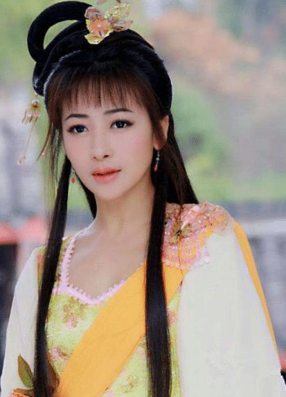 从娱乐圈宠儿变"弃儿",现沦为网剧女主角,导演:便宜又好使唤