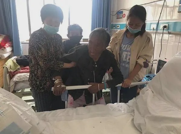 「山东航空」男子“活埋亲娘”背后：很多人已经被“活埋”，只是身上没有土