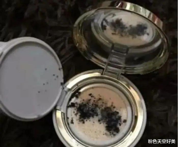 |花300雇她来铲墙皮，我是不是赚大了啊？醉翁之意啊，哈哈哈