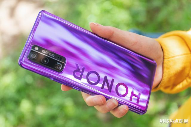 华为荣耀：荣耀机皇大降600，曲面屏128G麒麟990，网友后悔买早了