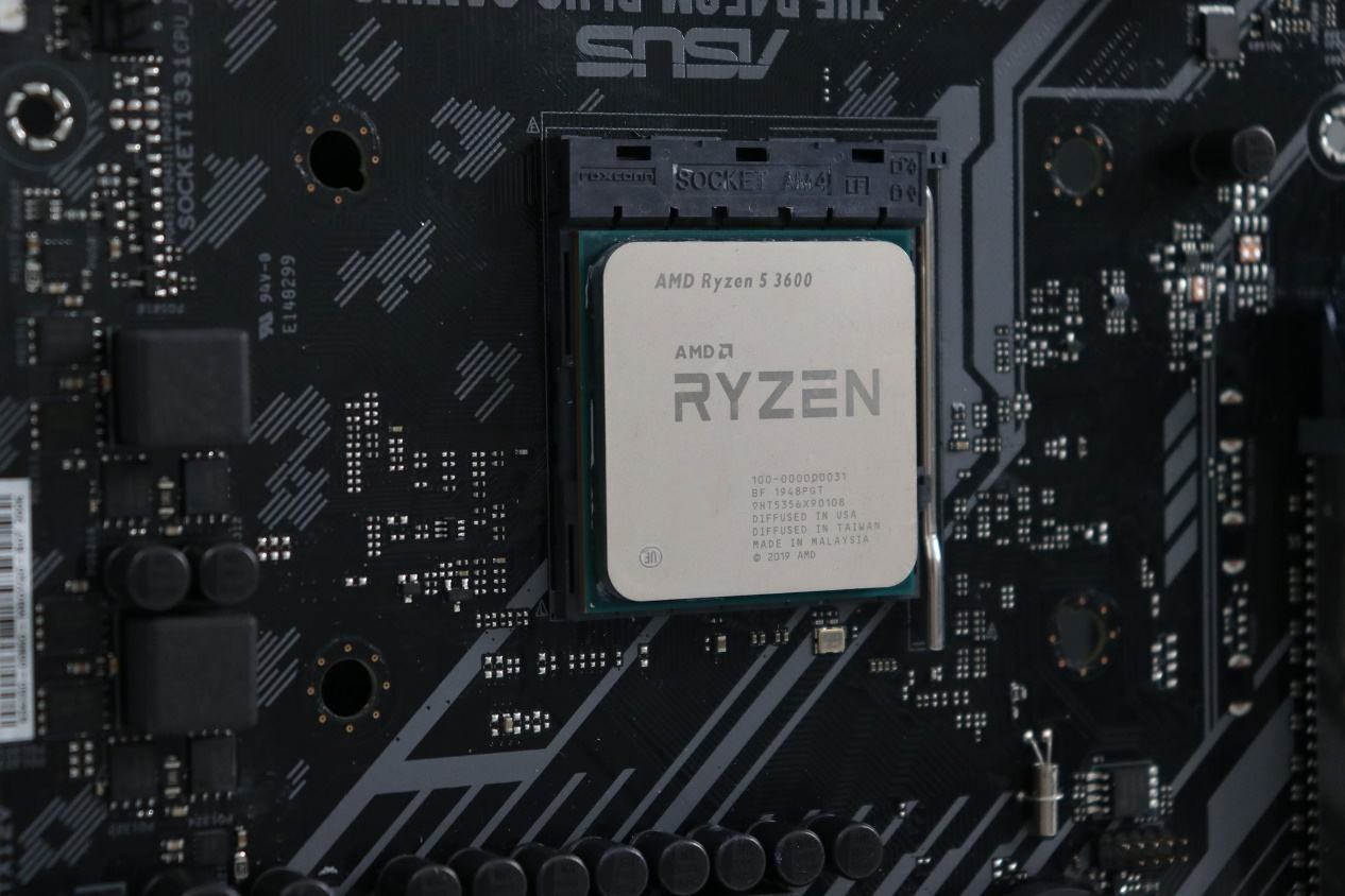 AMD:飘香满园的6000元档AMD 锐龙 R5 3600加RTX2070S!!!