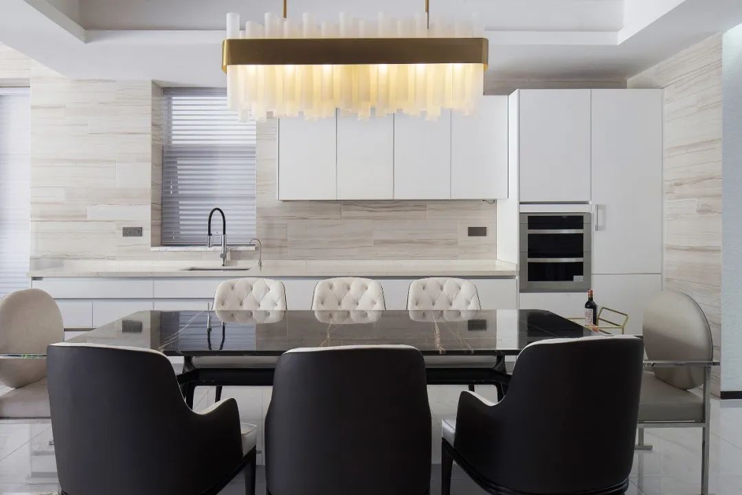 :600㎡现代轻奢,家庭影院、私人泳池,这种生活真是美滋滋