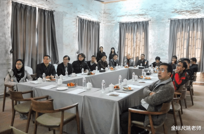 @下半年起，公务员最好别去这3种饭局，一不小心“铁饭碗”不保