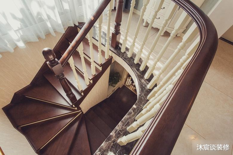 ：220㎡复式，现代美式+轻奢混搭，室内凸显华丽高雅，更显年轻时尚