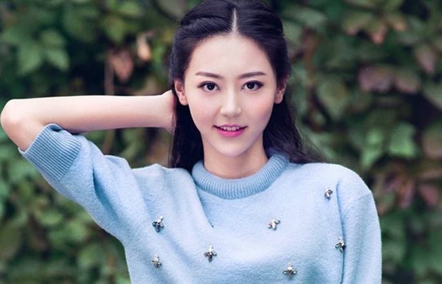 「杨幂」杨幂捧红的三位当红女明星,只有她离开了杨幂,如今没有了消息