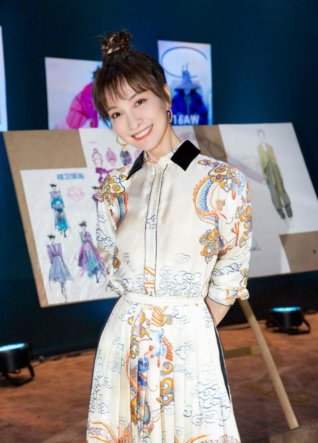 #姐姐#吴昕扮嫩成功，紫色套装配双马尾清爽又减龄，这位姐姐真的很靓