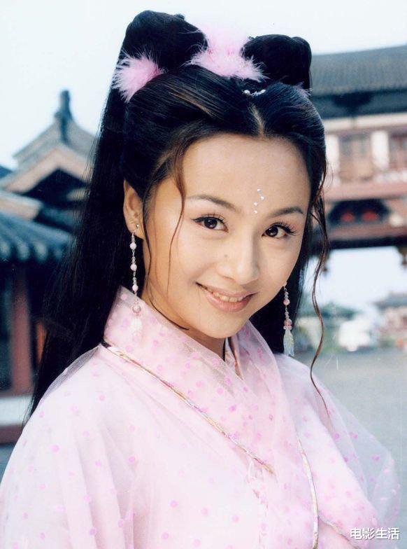 兔子暴力|曹颖要复出了？参加《天天向上》，被赞“一点没变”，衣品太加分