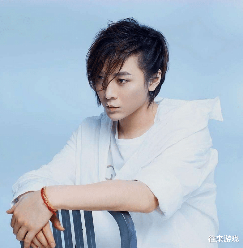 「张大仙」张大仙晒出cos李白照片，看清他的颜值，粉丝直呼：太帅了！