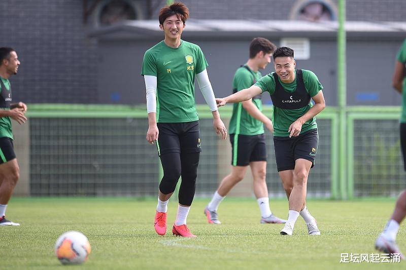 北京国安|国安御用记者猛批裁判 裁判脑袋进水 暗讽足协被某队控制！