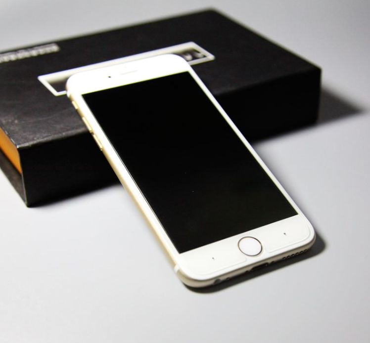 iphone12|库克疑开设内地首家代工厂, iPhone12外观设计也变了!