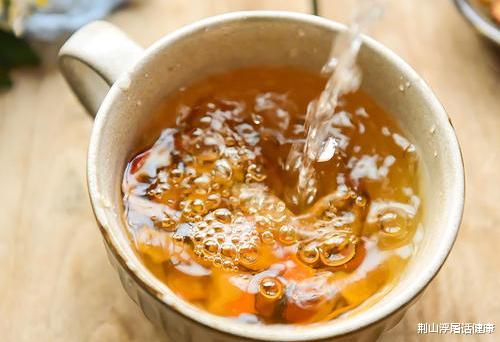 肝脏|晨起4个信号，暗示肝已经“硬如磐石”！一个不占，恭喜肝还不错