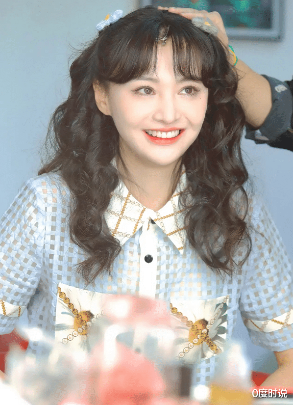 刘海|有种“半永久”叫郑爽脸型，又剪刘海变饼状脸，29岁就进入初老