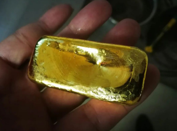 【加纳】血汗、暴富、枪战：疫情中在非洲淘金的中国人，正以命相搏