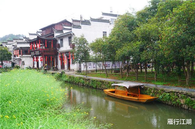 『婺源』安徽最适合养老的古村落，是桃花源记的现实版，依山傍水环境清幽