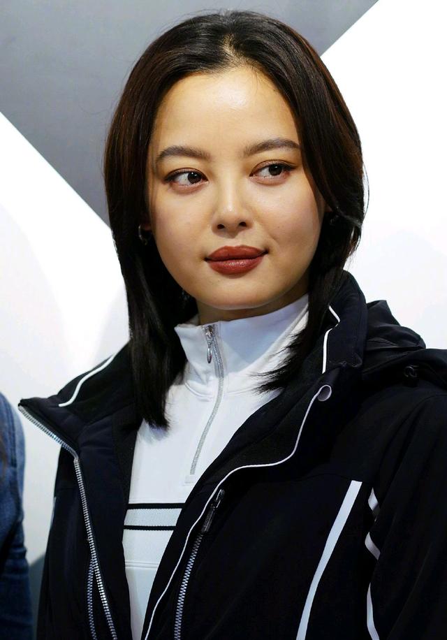 辛芷蕾|辛芷蕾生图被嘲脸肿成发面馒头，本尊晒不同照片：哪个是真实的我