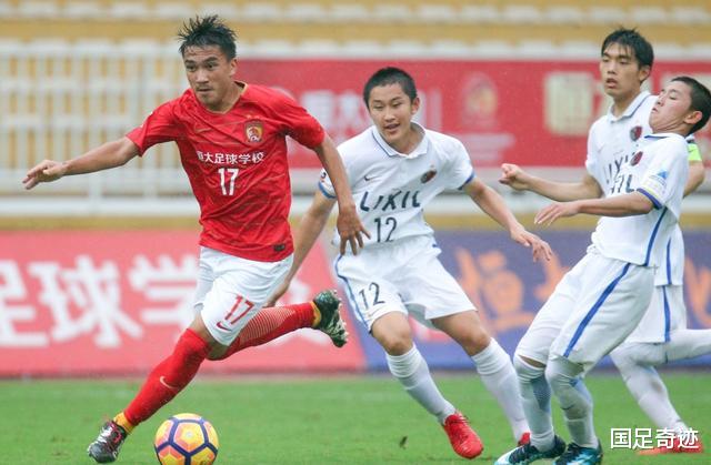 「广州恒大」高拉特王者归来！携恒大2小将造13分钟攻击波，助攻中国足球未来