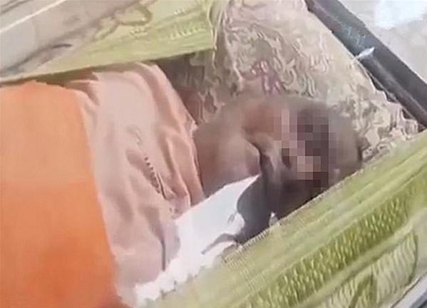 西吉|7旬老人死后被家人放进冰棺，过了20小时工作人员发现他还活着