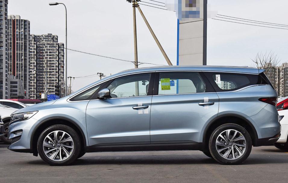 吉利汽车▲开过比亚迪宋MAX,又提吉利嘉际,哪辆车更好,车主说了真心话