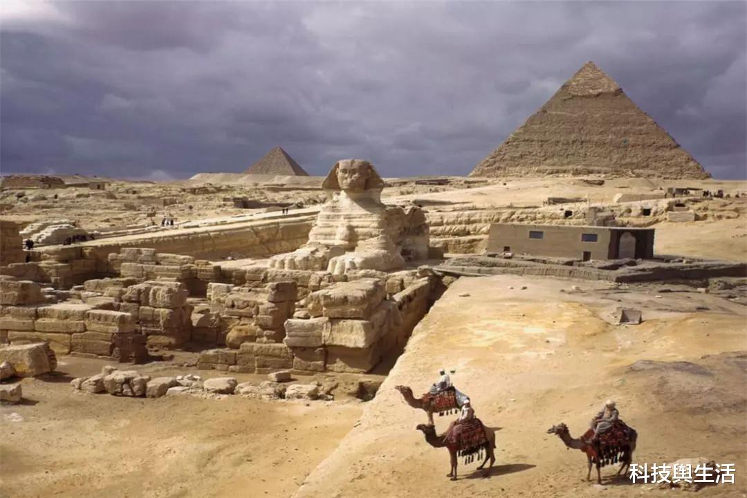 |藏在壁画中的高科技,有“高人”在指点人类?它们身在何处?