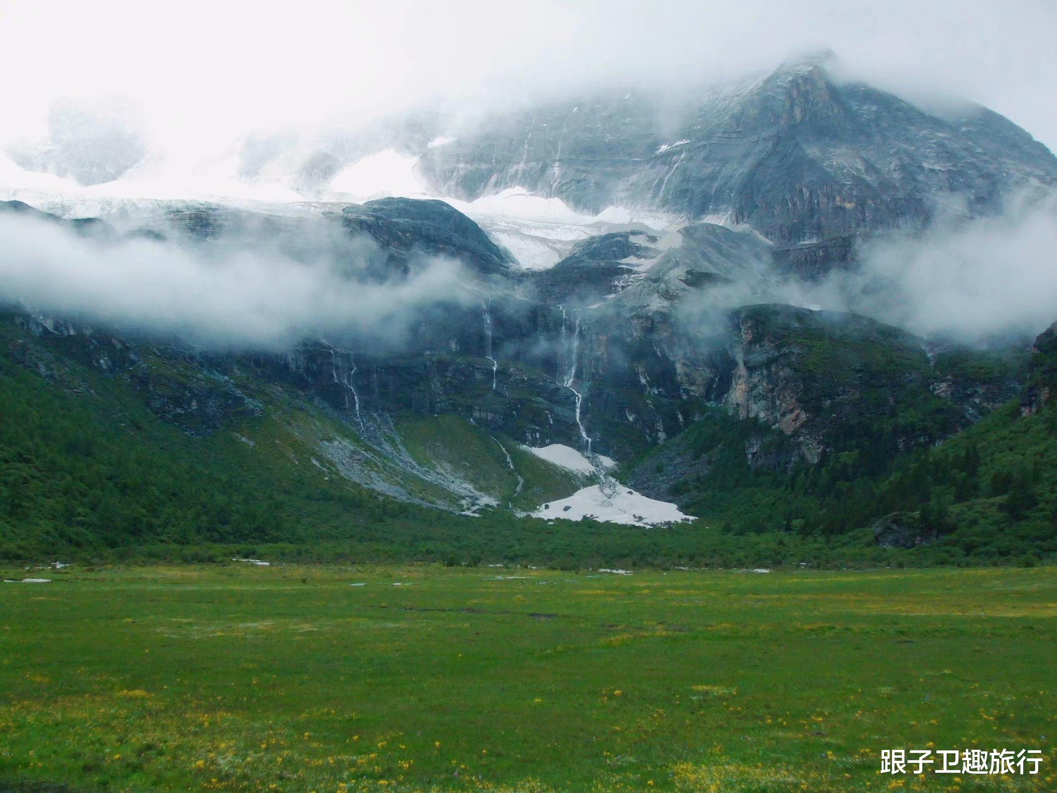 『台湾』稻城奇遇记：穿着藏服游览亚丁雪山，被游客误认为是藏族人