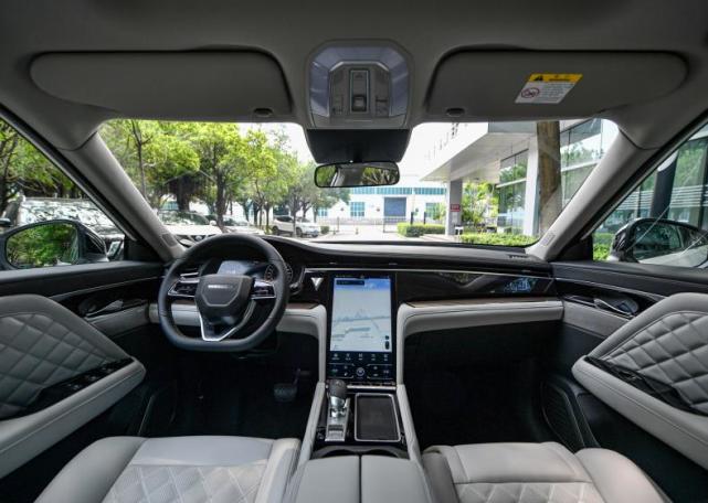 日产启辰|国产全新“搅局者”，全车15个雷达，油耗6.1L，有大沙发之称