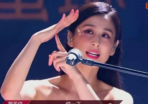 张萌|比黄圣依夫妇还牛？这对夫妻掌管半个娱乐圈！