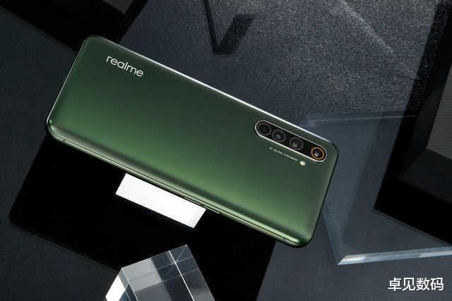 realme|realme又要发布新机，4800mAh +天玑2000，价格3299起！