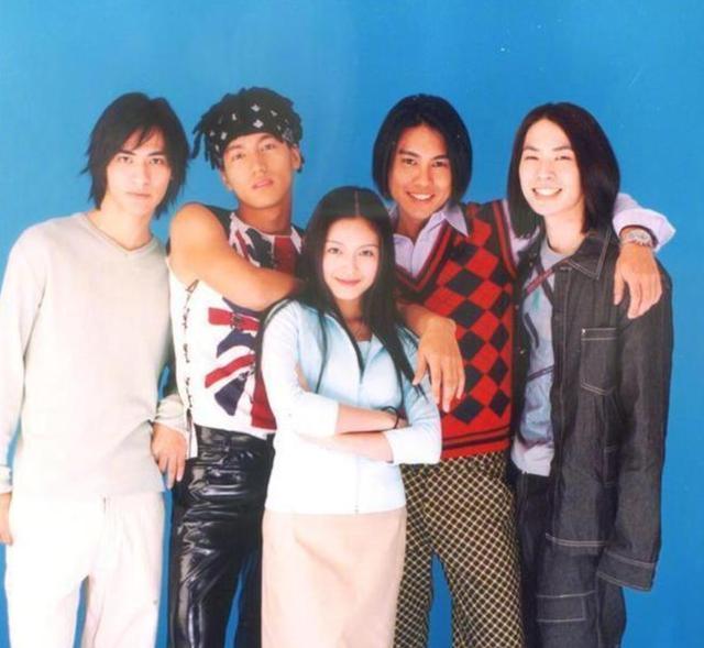 「红苹果乐园」羞耻山寨神剧《红苹果乐园》，懵懂无知的我曾经都看了些什么