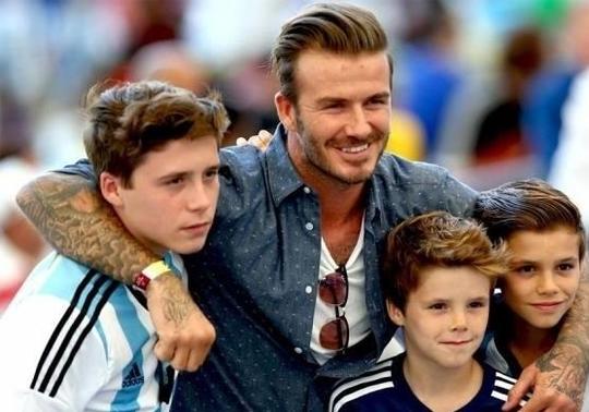 贝克汉姆@前曼联球星贝克汉姆再起辱华言论，网友：从此路转黑