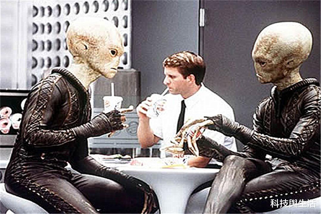 外星人|加拿大男子泄露机密文件,地球上或存在4种外星人,他亲眼看过?