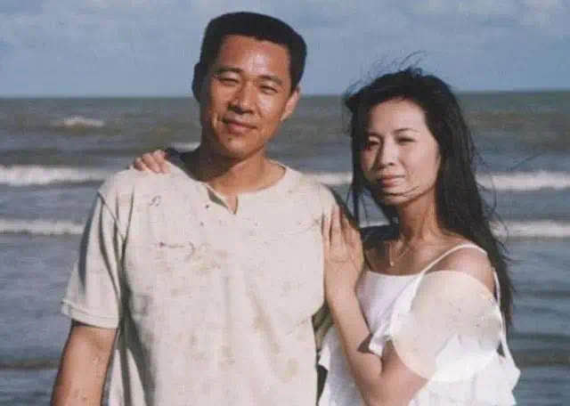 张博宇|比起自毁前程房祖名，被父亲张丰毅看不起的张博宇才是真豪横