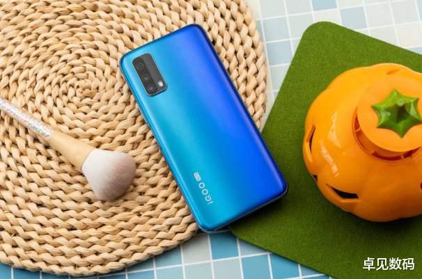 iqoo|4500mAh+44W再降200，6+128G已至1998，真下血本了！