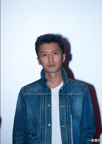 『谢霆锋』有一种合照叫谢霆锋的合照，明星铜矿就没有输过，但单人照就一言难尽