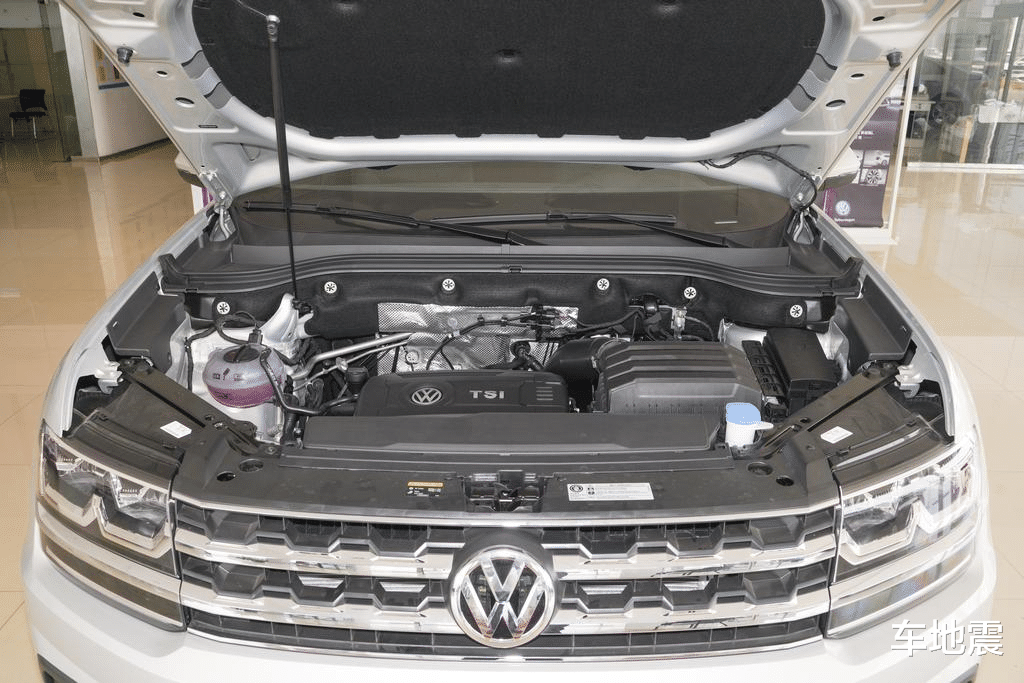 『大众途安』大众扛不住了，这款SUV从32万跌至22万，买丰田汉兰达不如选它香