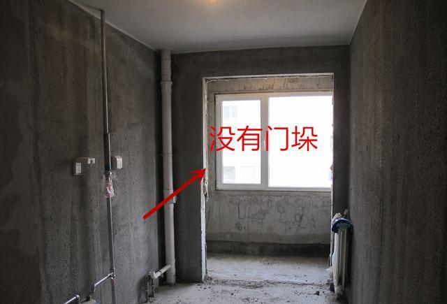 『』卧室门一边没有门垛，怎么装门套？正愁得没办法，师傅给出3招！